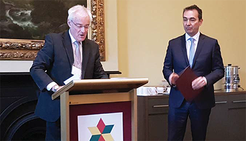 RETURNING OFFICER FOR DUNSTAN, WAYNE TURNER,
READS THE DECLARATION OF THE POLL IN THE PRESENCE OF
THE RE-ELECTED MEMBER FOR DUNSTAN, THE HONOURABLE
STEVEN MARSHALL, PREMIER OF SOUTH AUSTRALIA